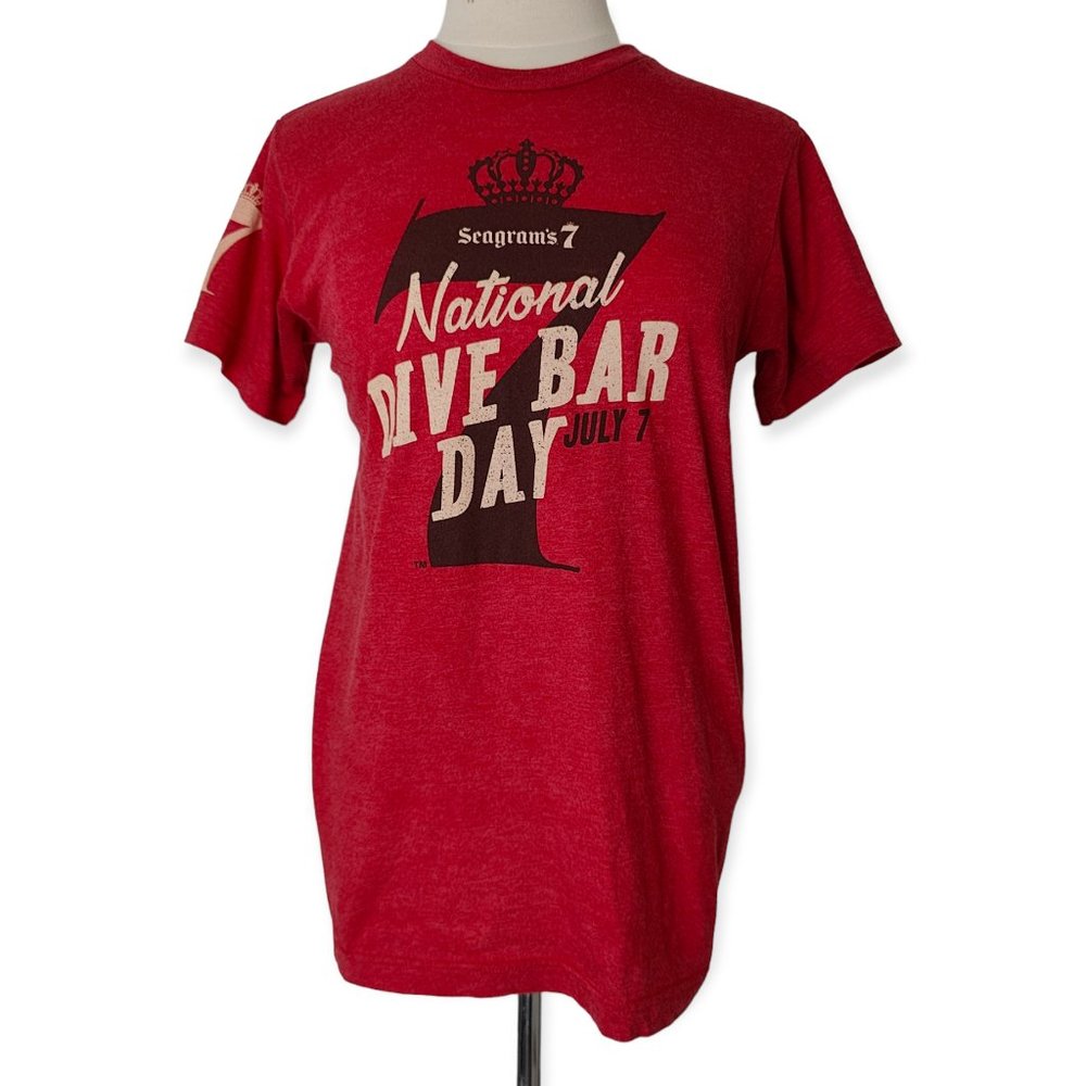 Seagram's 7 Red Tee Shirt S Dive Bar July 7th Alcohol Whiskey Heathered Unisex